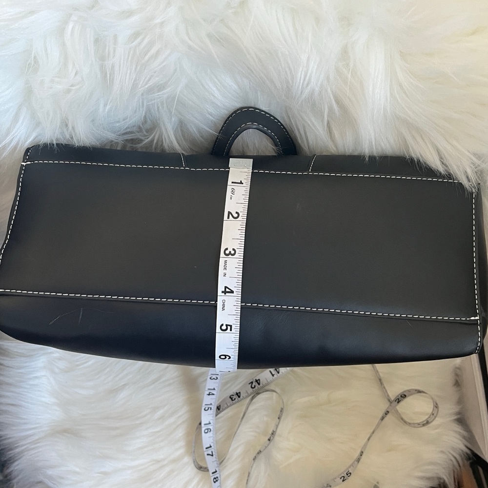 MK-Inspired Unbranded Black Leather Tote Bag with contrast stitching 13x11x5 EUC - Picture 4 of 8